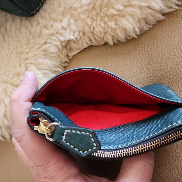 Beautiful NWOT Hunter Green Dooney & Bourke Letter Carrier & Wallet Set 🌲 - Picture 6 of 16